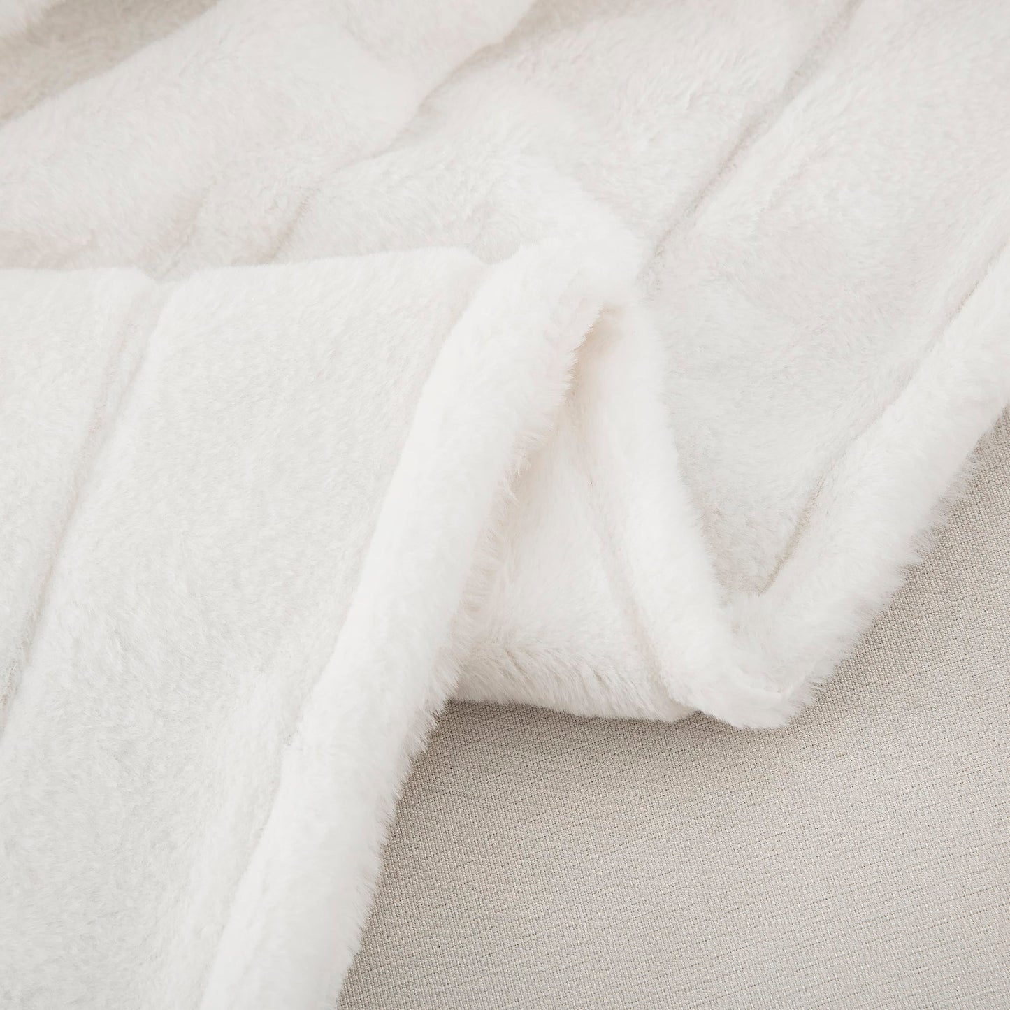 Ultra Soft Reversible Faux Fur Throw, Fluffy Blanket for Winter Sofa Couch, Cuddly & Warm