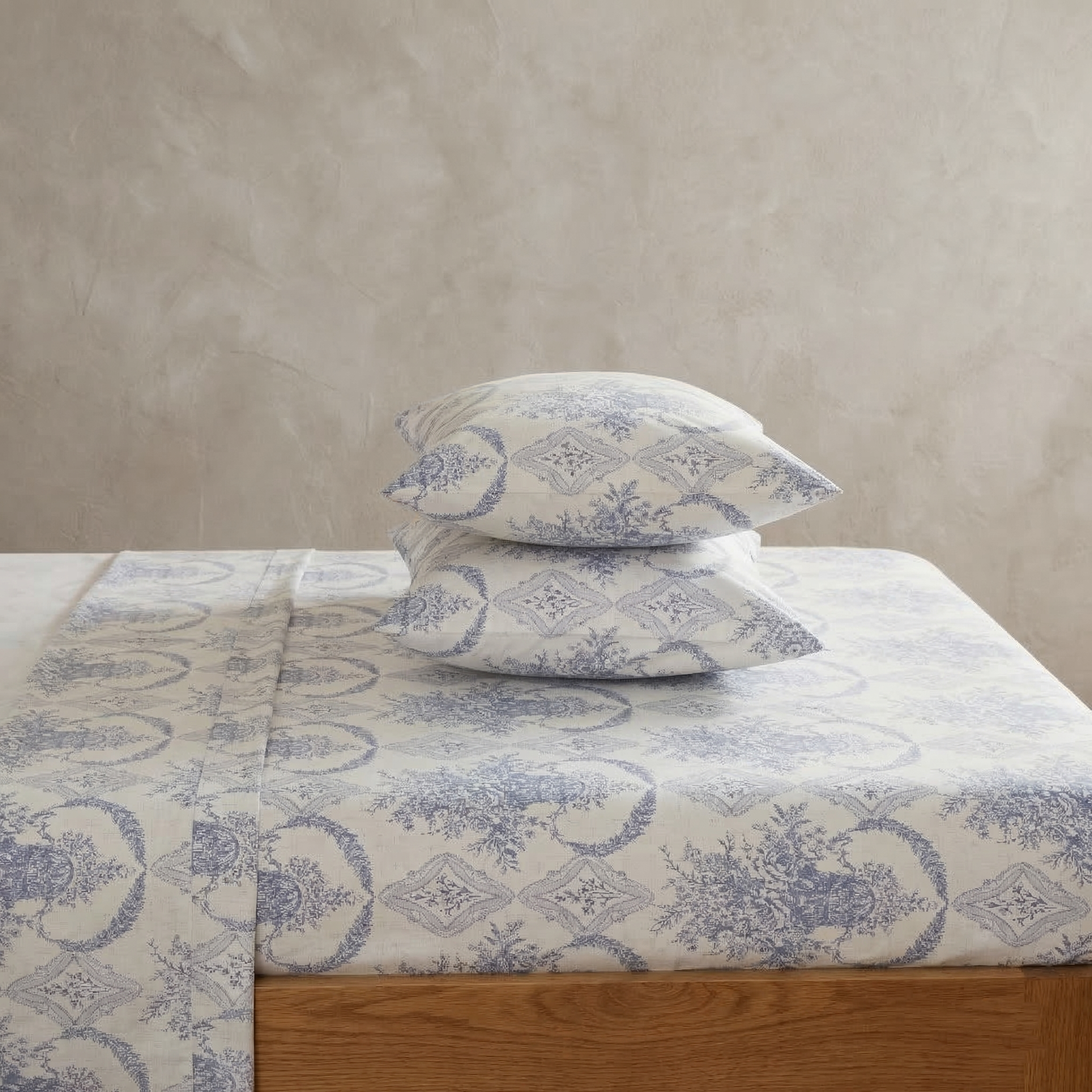 Classic Blue Toile 100% Cotton Sheet Set