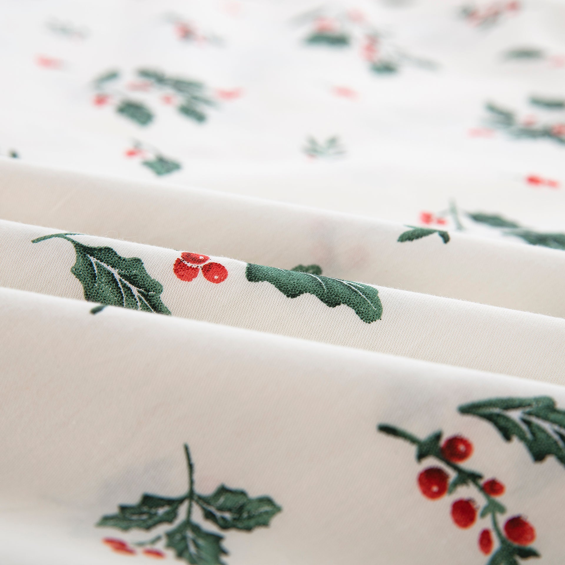 Festive Holly Berry 100% Cotton Duvet Cover Set - Ivory/Multi