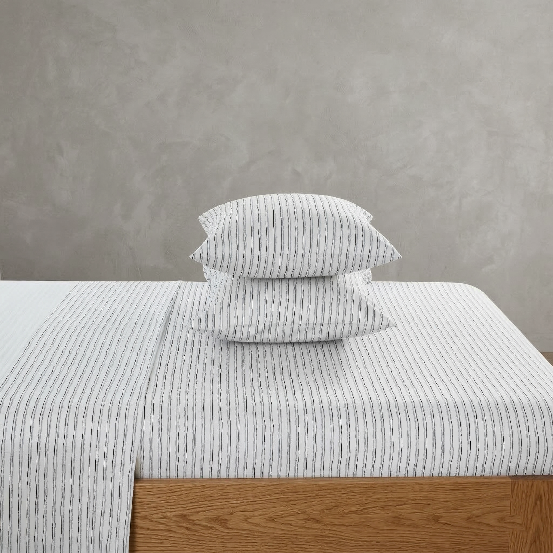 Hand-Painted Stripe 100% Cotton Sheet Set - White/Blue